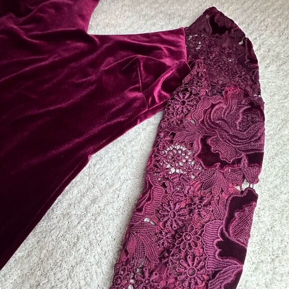 Badgley Mischka | Red Velvet Sheath Dress Size 4 - Picture 5 of 11